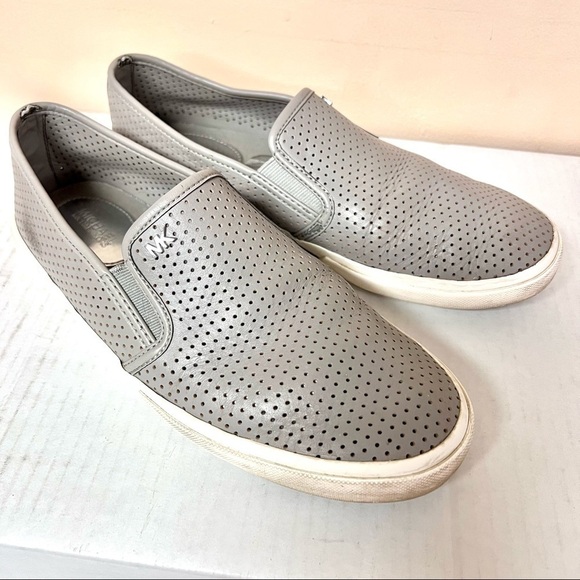 Michael Kors Keaton Sneaker Womens Sz 8M Gray Leather Perforated Slip On Flat - Picture 1 of 11